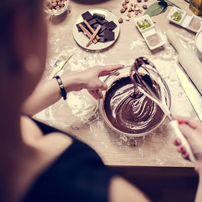 Dark chocolate bark—a (slightly) healthier holiday indulgence